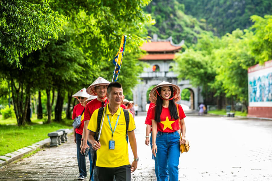 Văn hóa học (Chuyên ngành du lịch) hướng dẫn viên du lịch