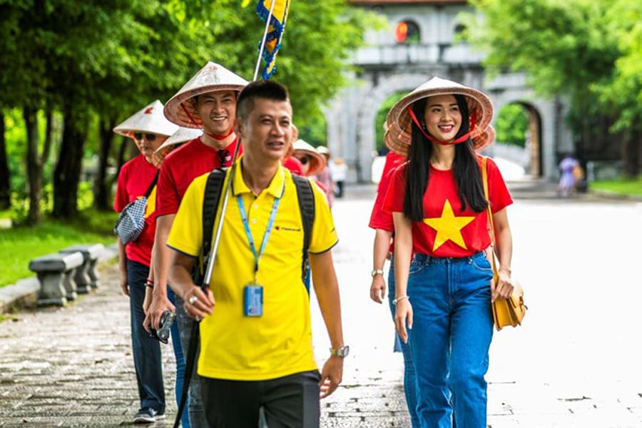 Vị Trí Hướng Dẫn Viên Du Lịch (Tour Guide)