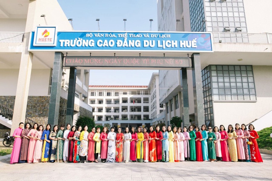 giảng viên Trường Cao đẳng Du lịch Huế