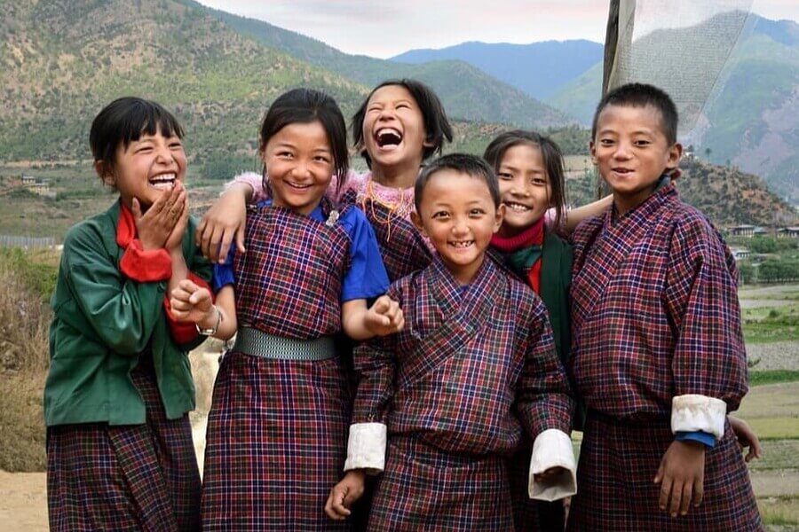 Con người tại Đất Nước Bhutan yêu Hạnh phúc hơn Giàu sang