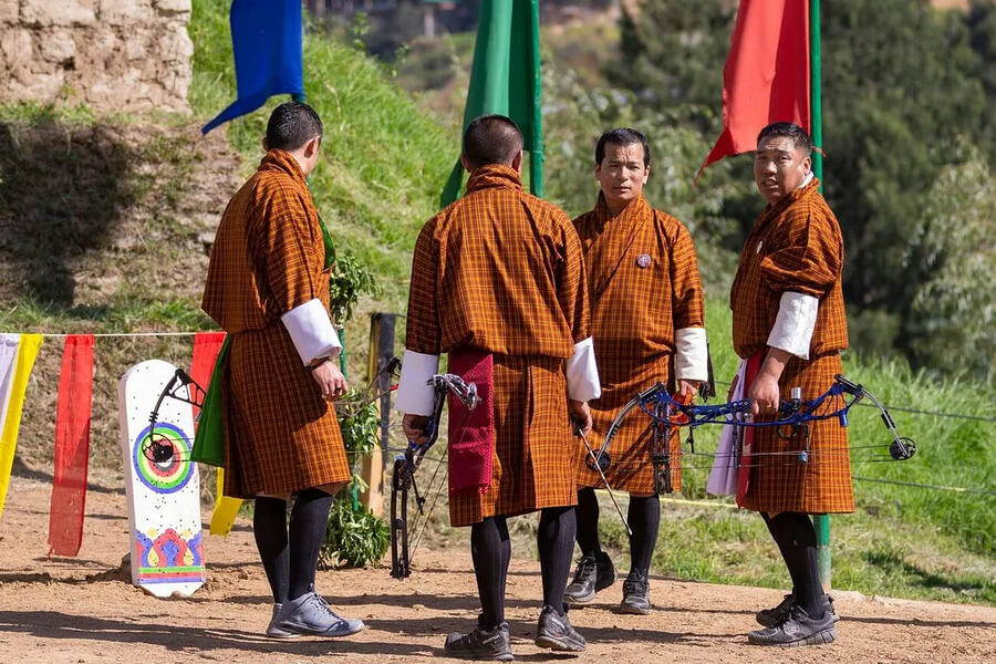 Hòa Nhập và Giao Tiếp Khi Tham Gia Các Trò Chơi Truyền Thống Bhutan