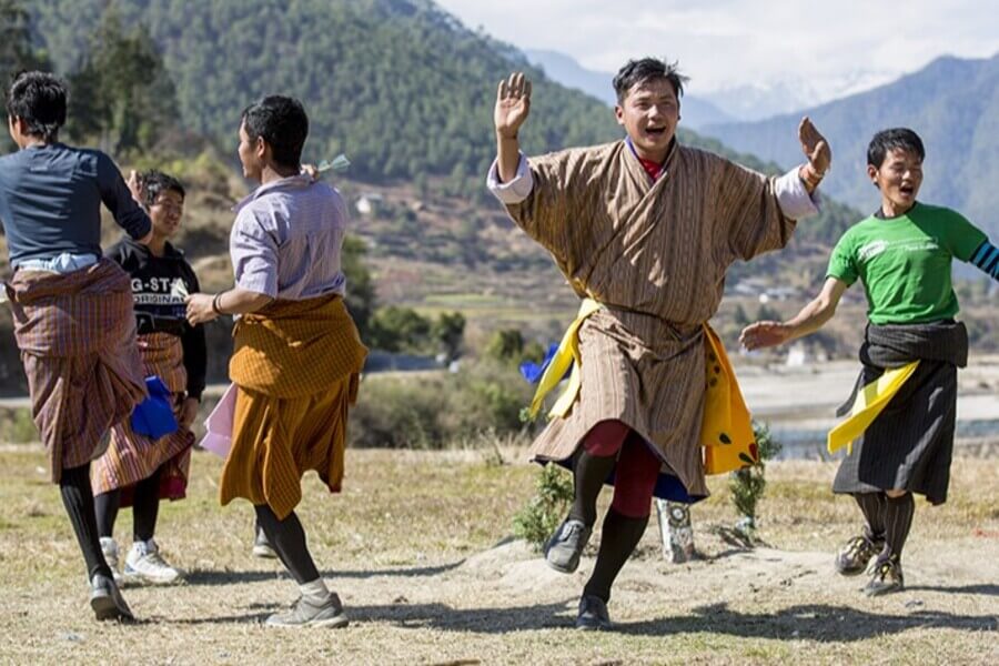 Tôn Trọng Văn Hóa Khi Tham Gia Các Trò Chơi Truyền Thống Bhutan