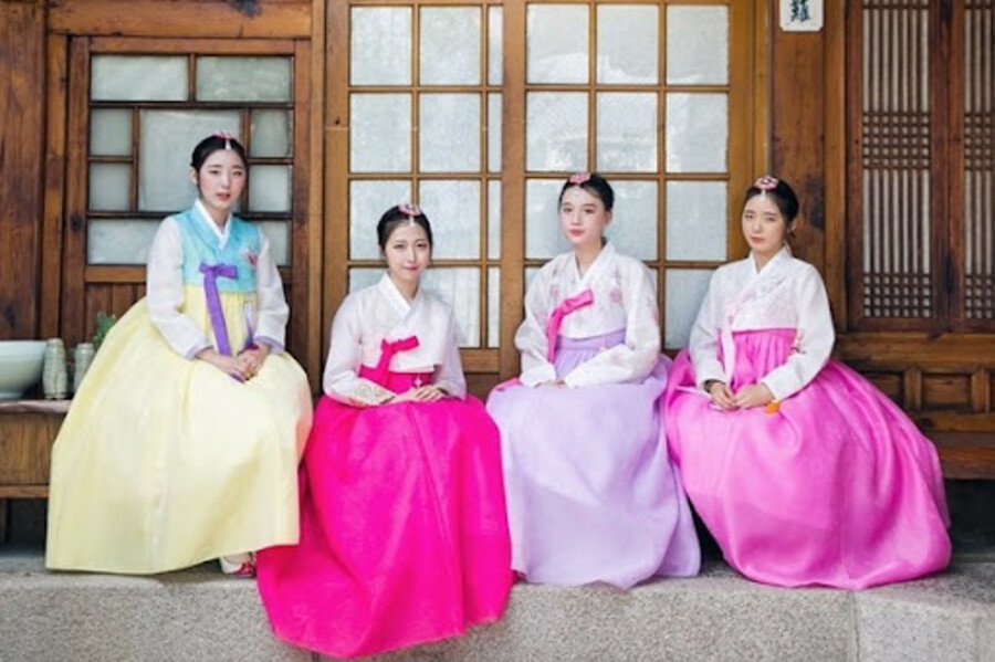 Quà Lưu Niệm Hàn Quốc? Du Lịch Hàn Quốc Mua Gì? - Trang Phục Truyền Thống Hanbok